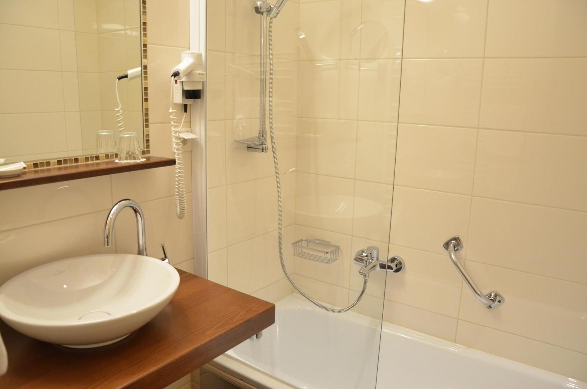 Aktivhotel Foettinger شتاينباخ آم أترزي الغرفة الصورة